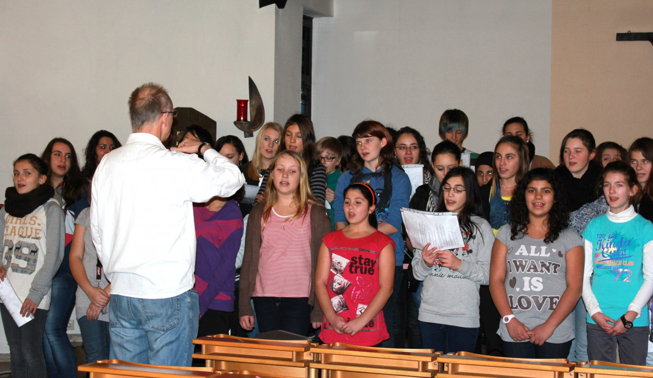 Schüler der ERS Bous-Ensdorf zu Besuch im SeniorenHaus